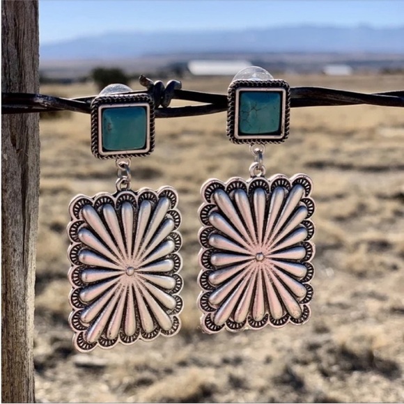 Turquoise silver Western earrings Rodeo County Western Boho New - Picture 1 of 8